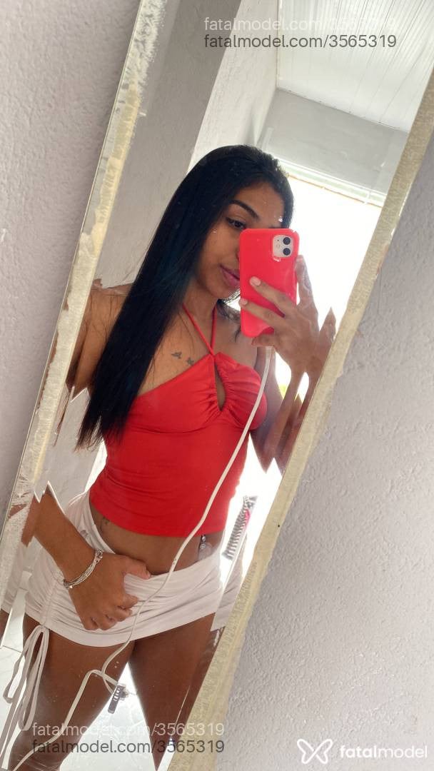 Acompanhante mulher morena (o) de olhos pretos - Mayara Stifler