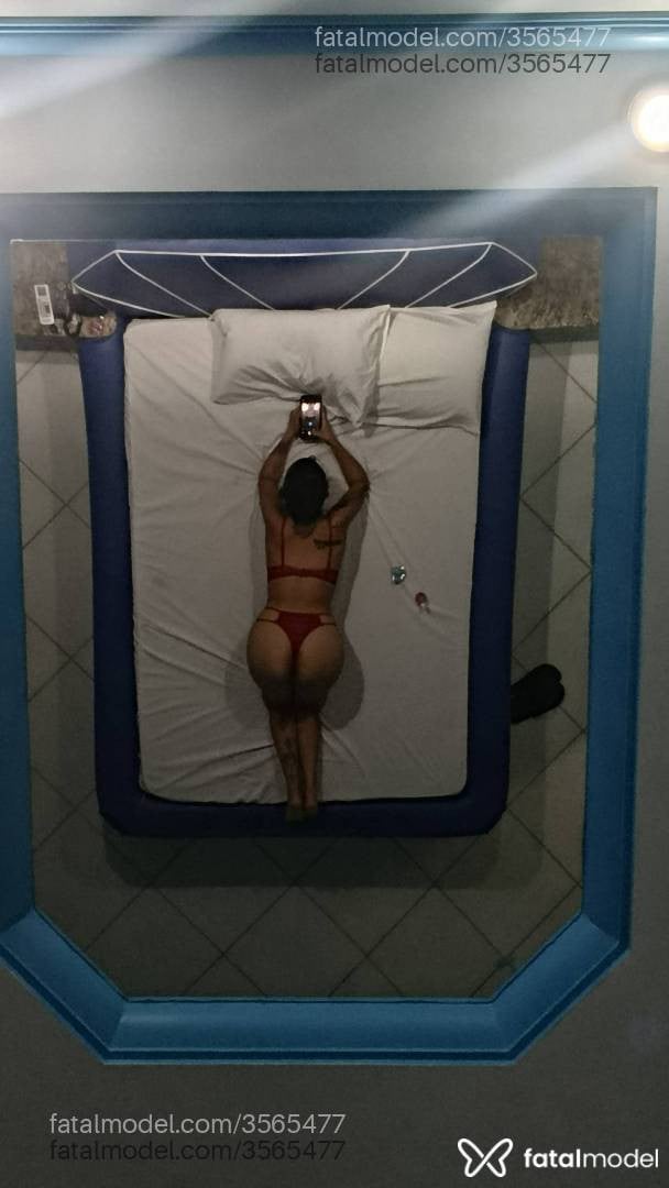 Acompanhante mulher morena (o) de olhos castanhos - Laura