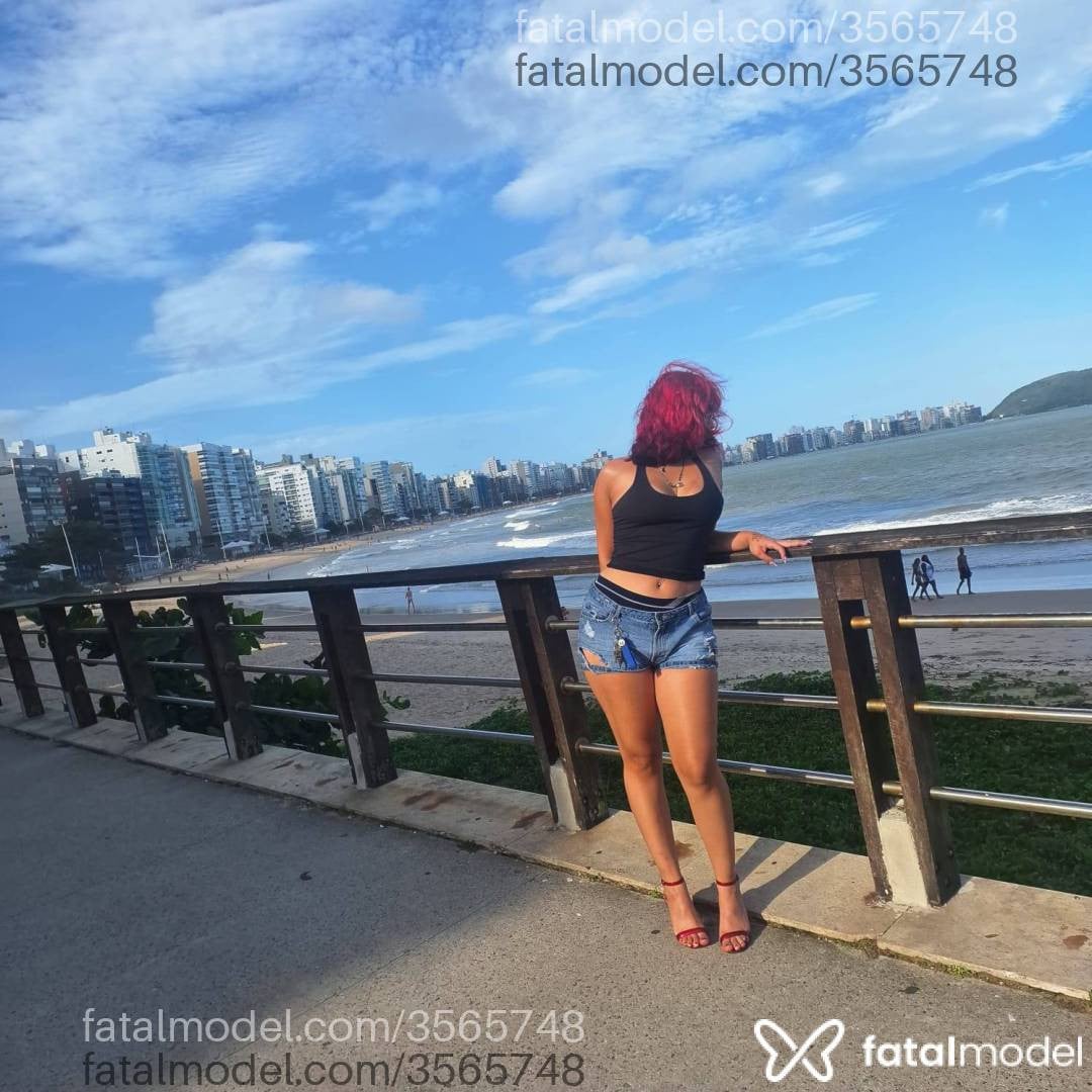 Acompanhante mulher morena (o) de olhos castanhos - Monique Delacroix