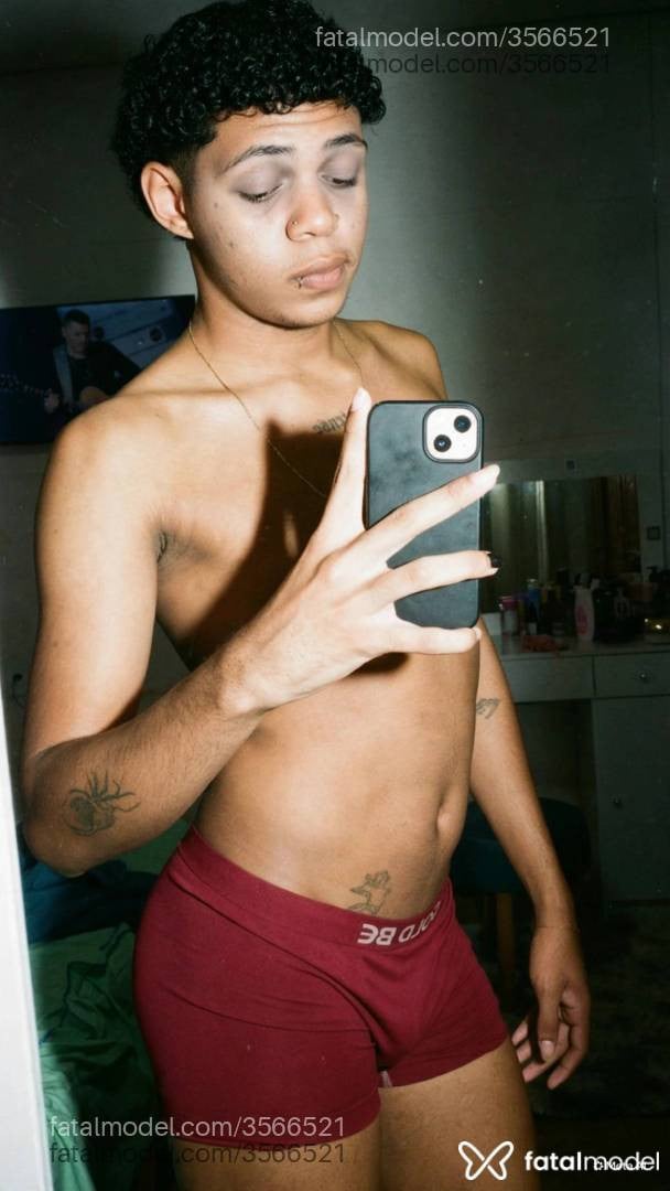Acompanhante homem trans morena (o) de olhos castanhos - Pretty Acompanhante homem trans morena (o) de olhos castanhos - Pretty