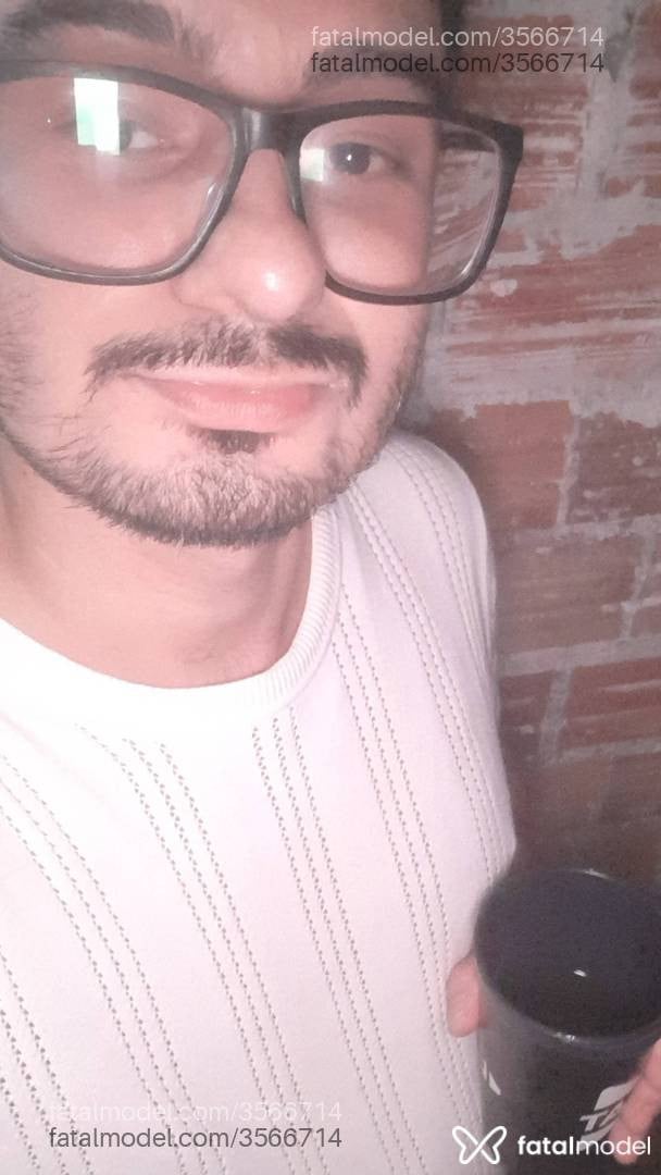 Acompanhante homem morena (o) de olhos castanhos - Saviogaucho