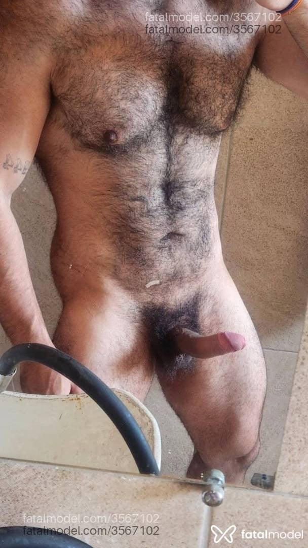 Acompanhante homem com cabelo castanho de olhos mel - Lucas
