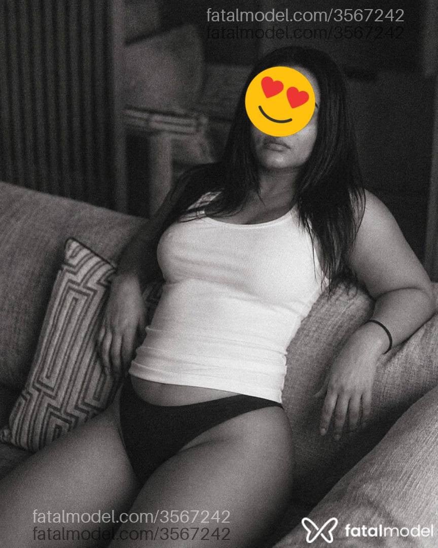 Acompanhante mulher morena (o) de olhos pretos - Laura