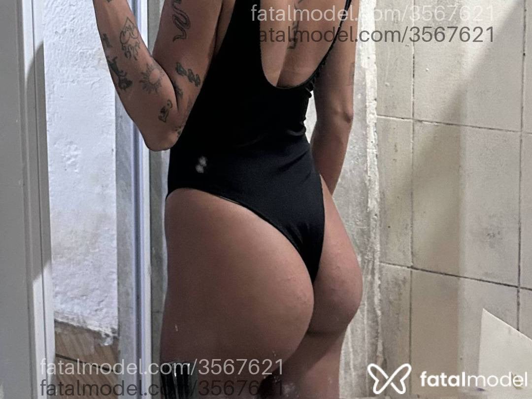 Acompanhante mulher com cabelo castanho de olhos castanhos - Alice Campos