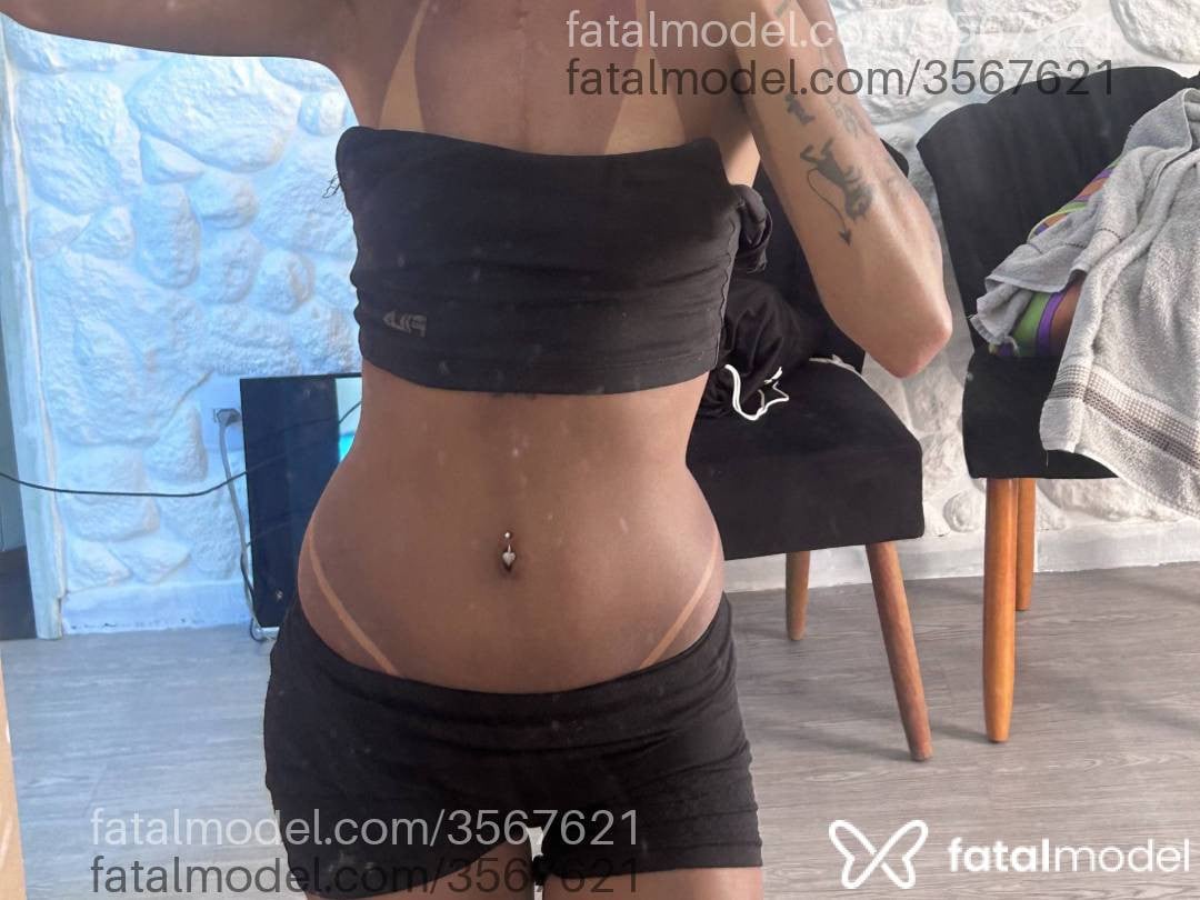 Acompanhante mulher com cabelo castanho de olhos castanhos - Alice Campos