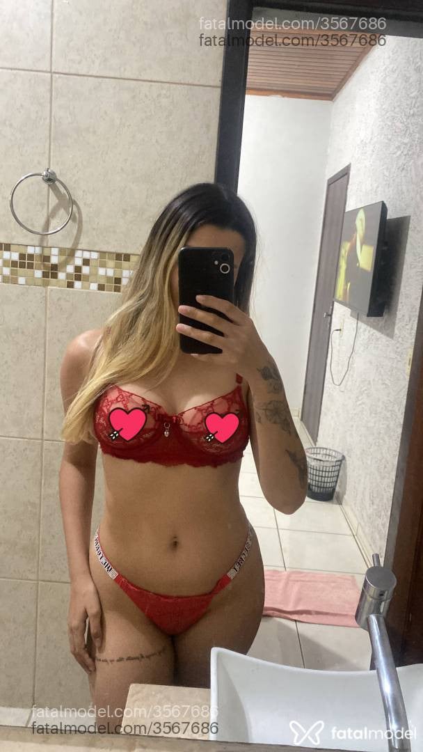 Acompanhante mulher loira (o) de olhos verdes - Clarice