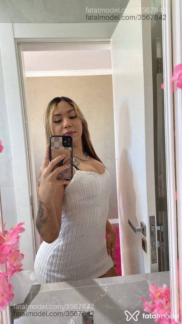 Acompanhante mulher loira (o) de olhos castanhos - Babi