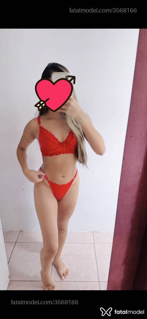 Acompanhante mulher loira (o) de olhos castanhos - Juju Bellini