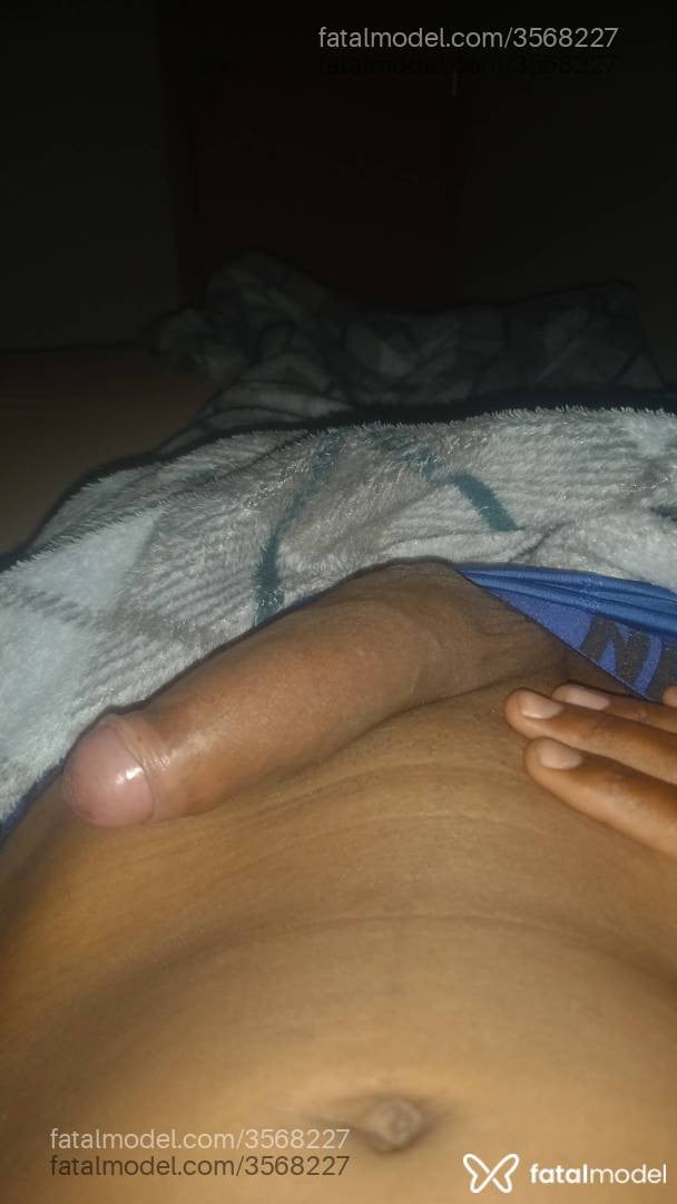 Acompanhante homem morena (o) de olhos castanhos - Novaes