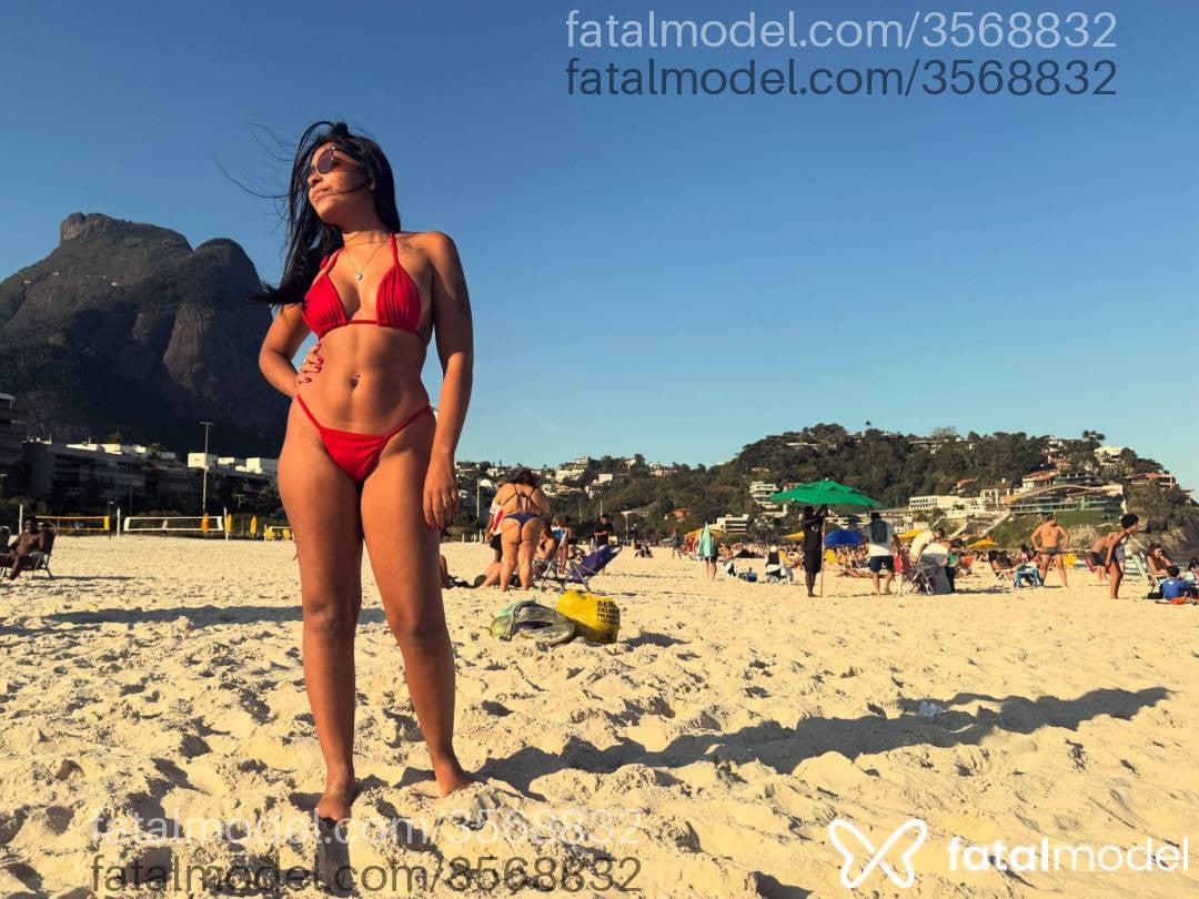 Acompanhante mulher morena (o) de olhos pretos - Maite