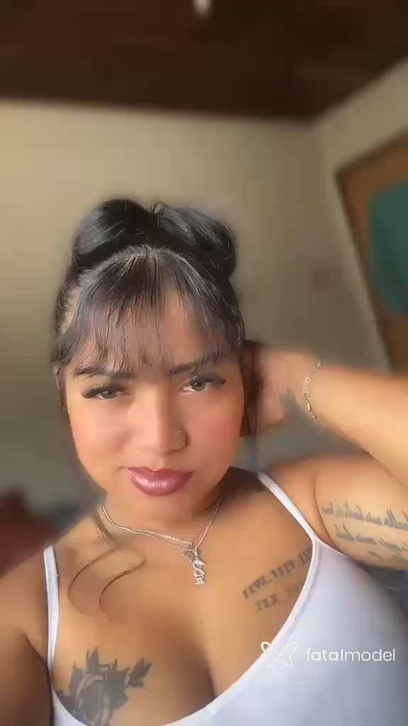 Acompanhante mulher morena (o) de olhos pretos - Luana