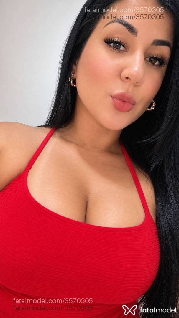 Acompanhante mulher morena (o) de olhos castanhos - Melyssa
