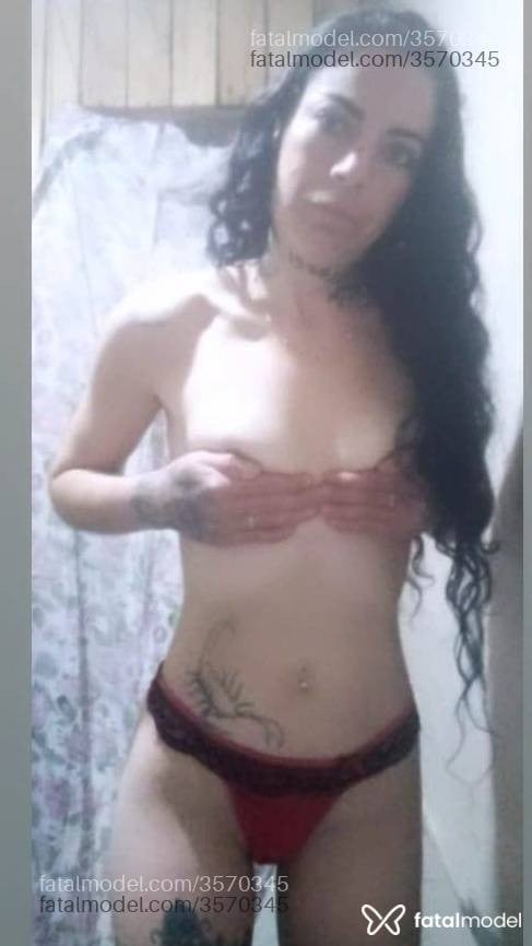 Acompanhante mulher morena (o) de olhos verdes - Fernanda