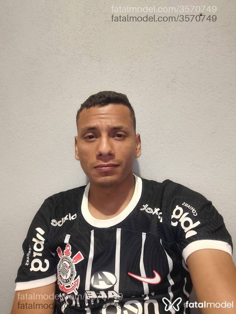 Acompanhante homem morena (o) de olhos pretos - Henrique