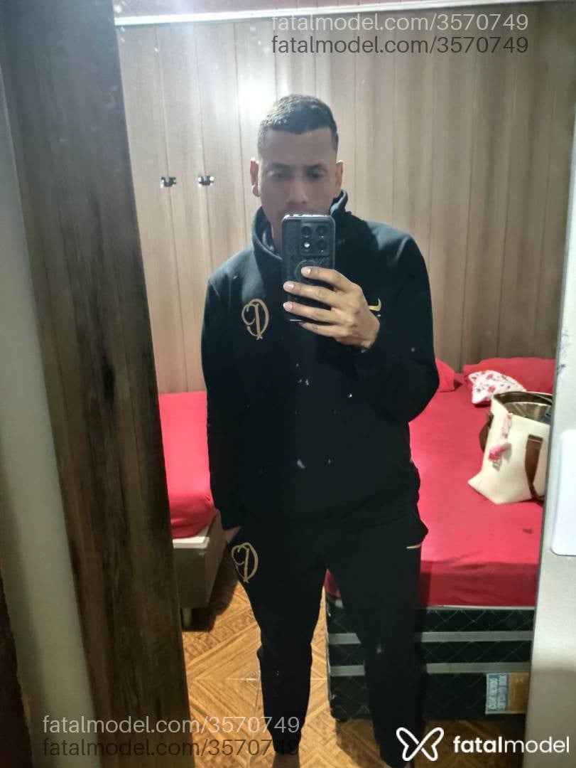 Acompanhante homem morena (o) de olhos pretos - Henrique