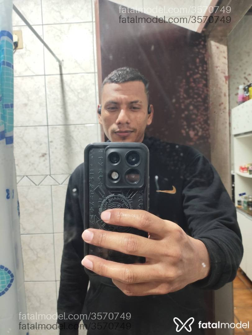 Acompanhante homem morena (o) de olhos pretos - Washington