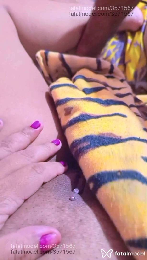 Acompanhante mulher morena (o) de olhos castanhos - Karolzinhaa