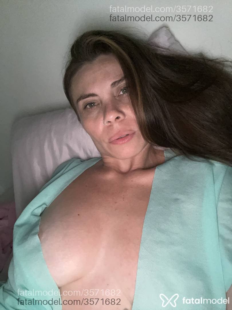 Acompanhante mulher loira (o) de olhos verdes - Lana