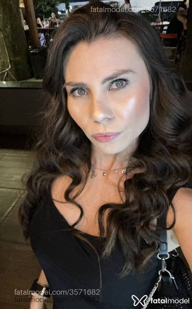 Acompanhante mulher loira (o) de olhos verdes - Lana
