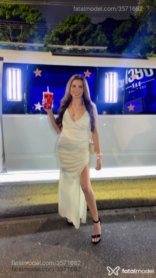 Acompanhante mulher loira (o) de olhos verdes - Lana