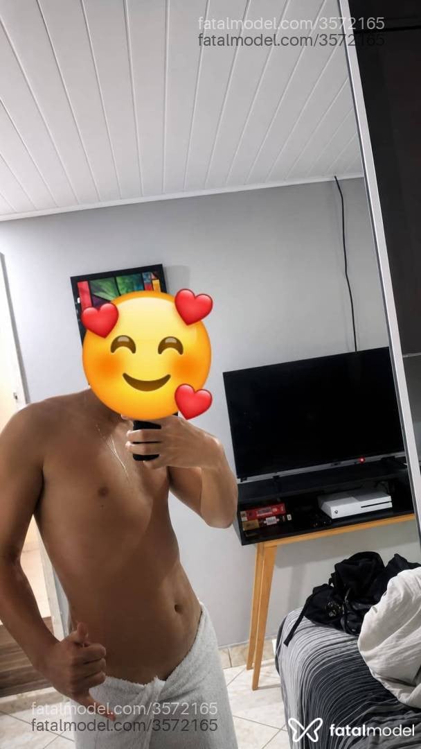 Acompanhante homem loira (o) de olhos castanhos - Lucas Silva