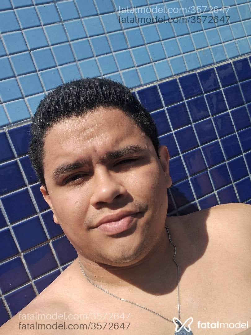 Acompanhante homem morena (o) de olhos castanhos - Gabriel