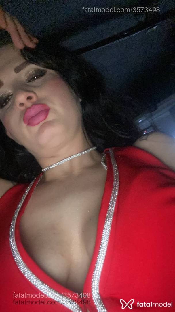 Acompanhante mulher morena (o) de olhos mel - Agatta