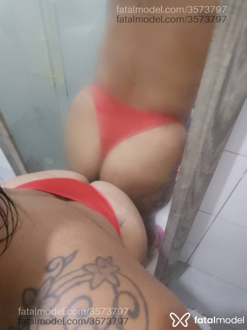 Acompanhante mulher morena (o) de olhos pretos - Débora