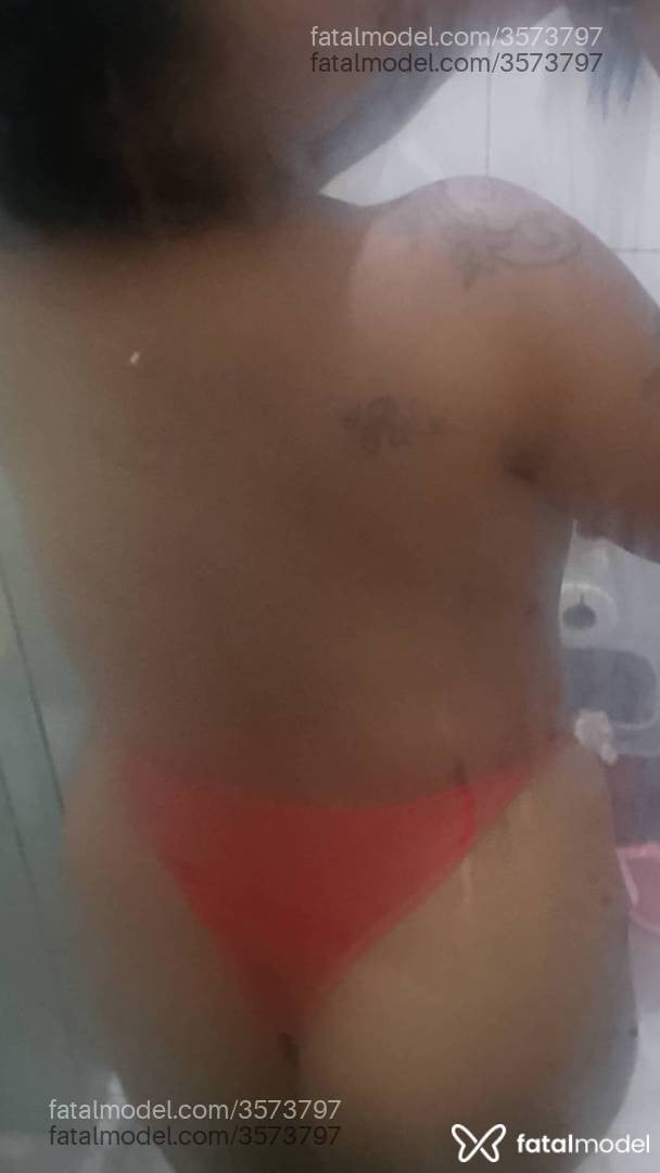 Acompanhante mulher morena (o) de olhos pretos - Débora