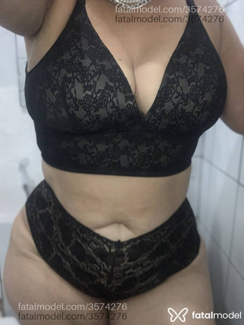 Acompanhante mulher com cabelo castanho de olhos castanhos - Luanna