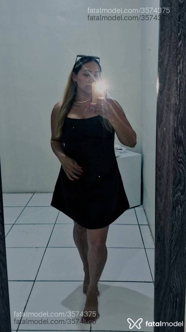 Acompanhante mulher loira (o) de olhos mel - Mykell