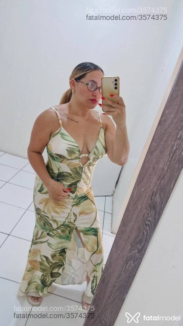 Acompanhante mulher loira (o) de olhos mel - Mykell