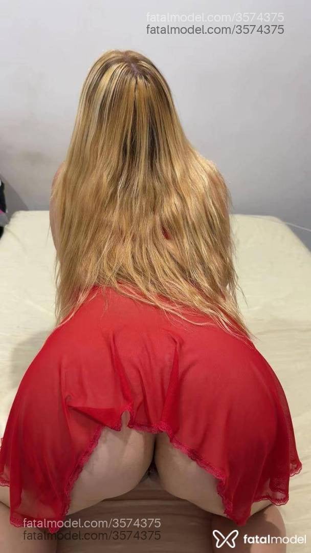 Acompanhante mulher loira (o) de olhos mel - Mykell