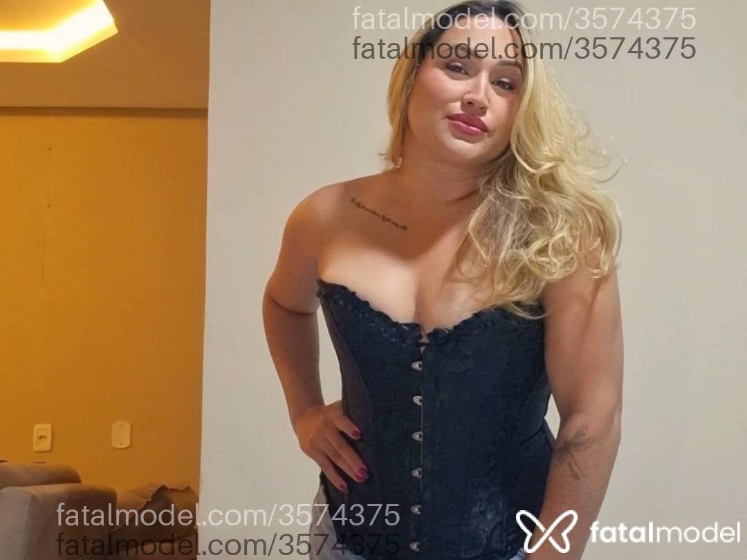 Acompanhante mulher loira (o) de olhos mel - Mykell