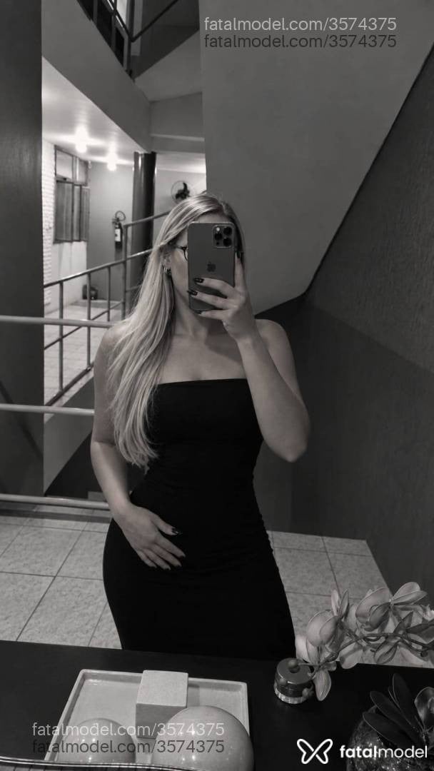 Acompanhante mulher loira (o) de olhos mel - Mykela