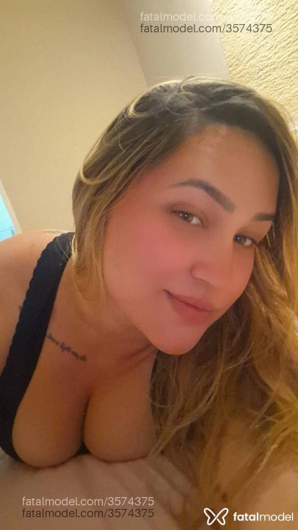 Acompanhante mulher loira (o) de olhos mel - Mykell