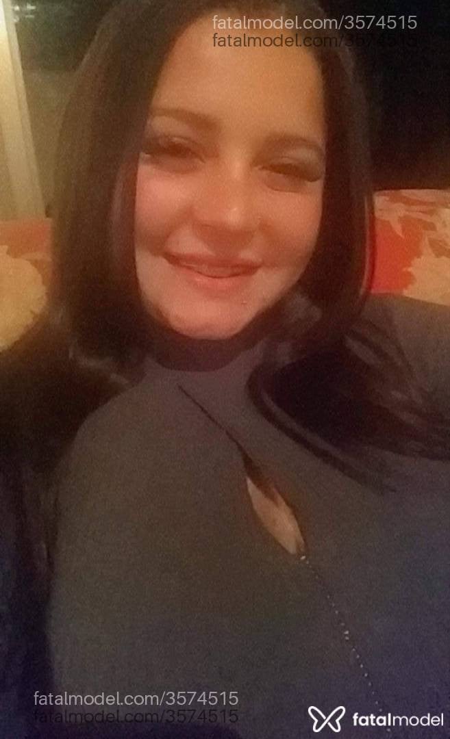 Acompanhante mulher com cabelo castanho de olhos castanhos - Fany