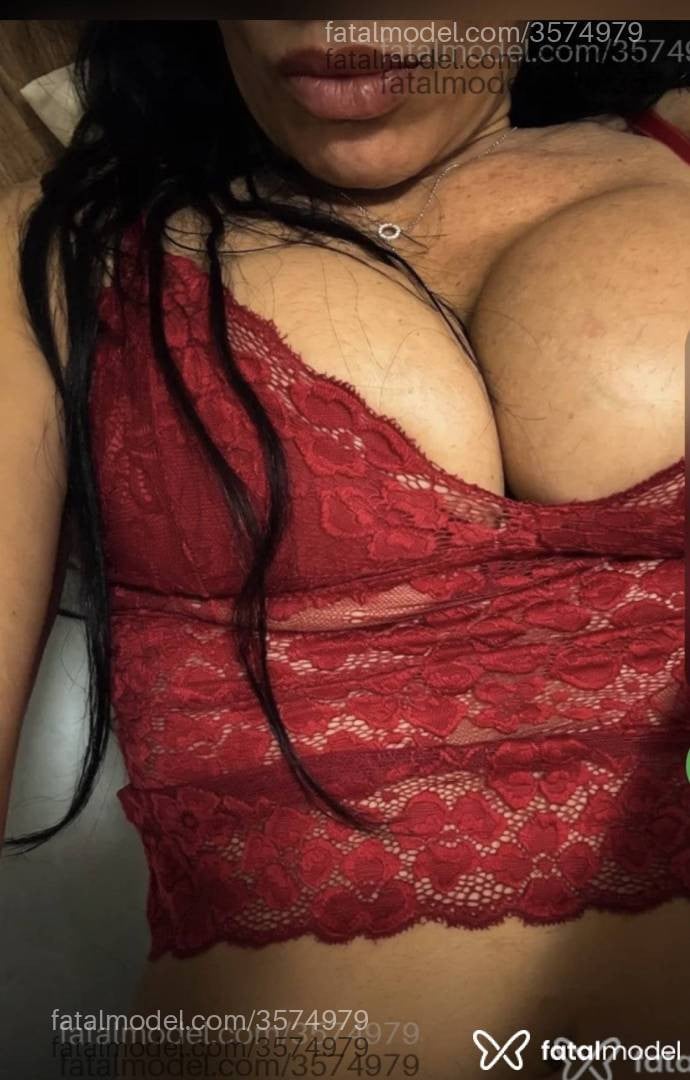 Acompanhante mulher morena (o) de olhos castanhos - Sol