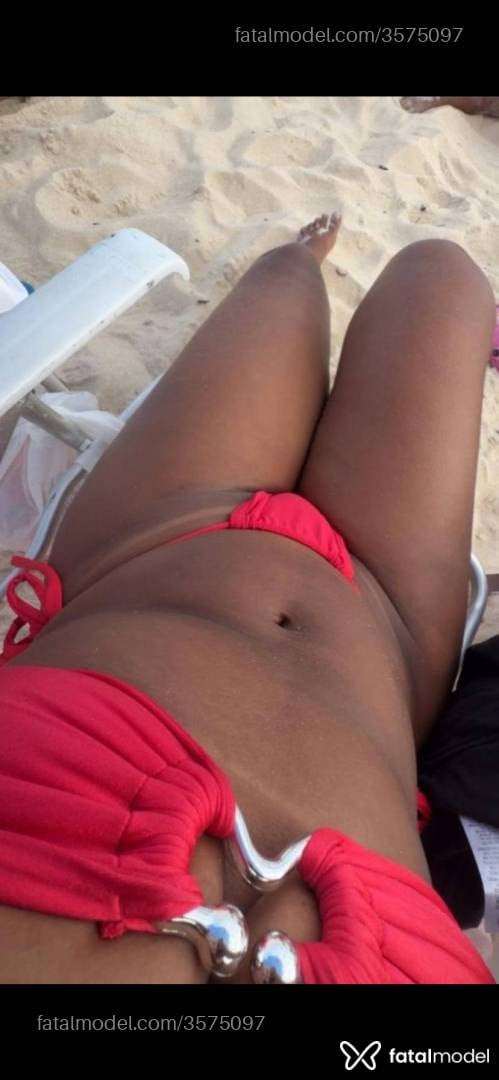 Acompanhante mulher morena (o) de olhos pretos - Talita