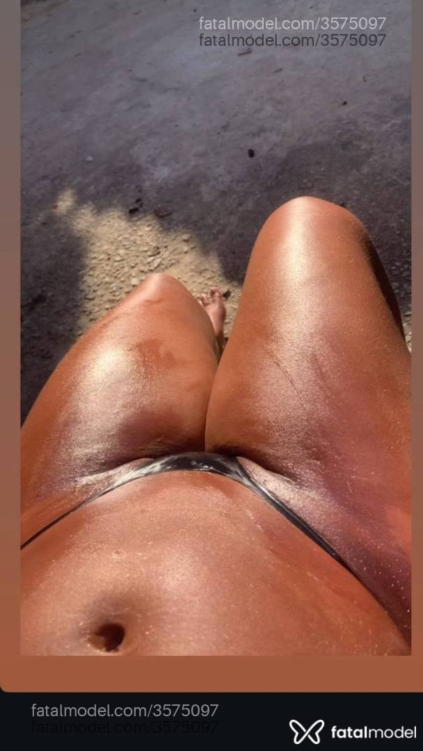 Acompanhante mulher morena (o) de olhos pretos - Talita