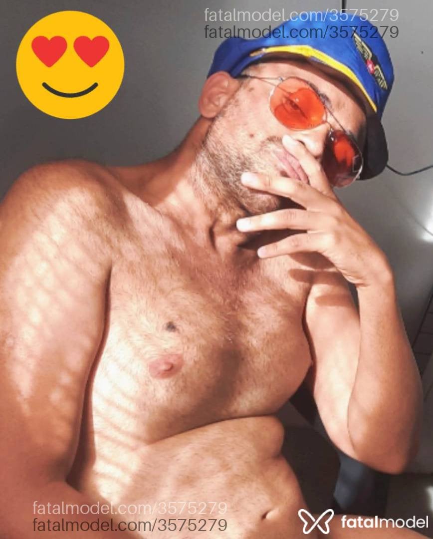 Acompanhante homem morena (o) de olhos castanhos - Dickhot