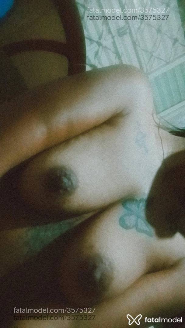 Acompanhante mulher com cabelo castanho de olhos pretos - Morena