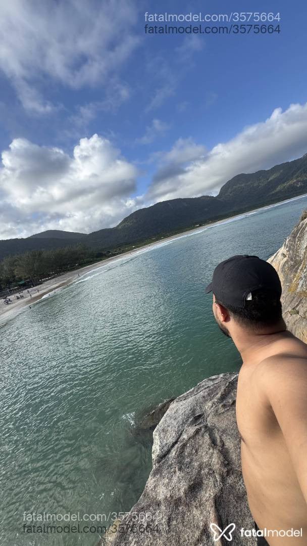 Acompanhante homem morena (o) de olhos castanhos - Neffe