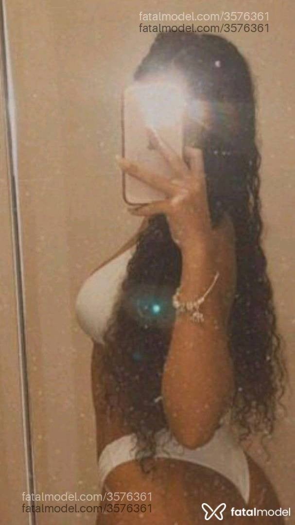 Acompanhante mulher com cabelo castanho de olhos pretos - Gabriella