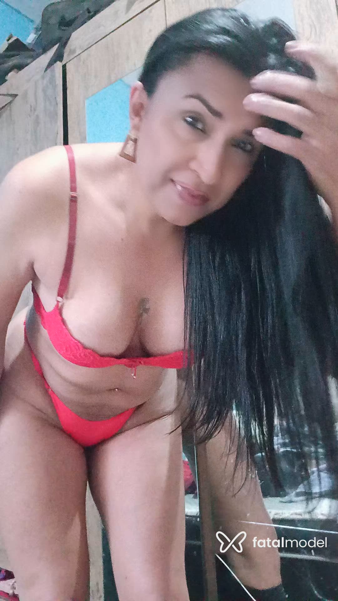 Acompanhante mulher trans morena (o) de olhos pretos - Natasha