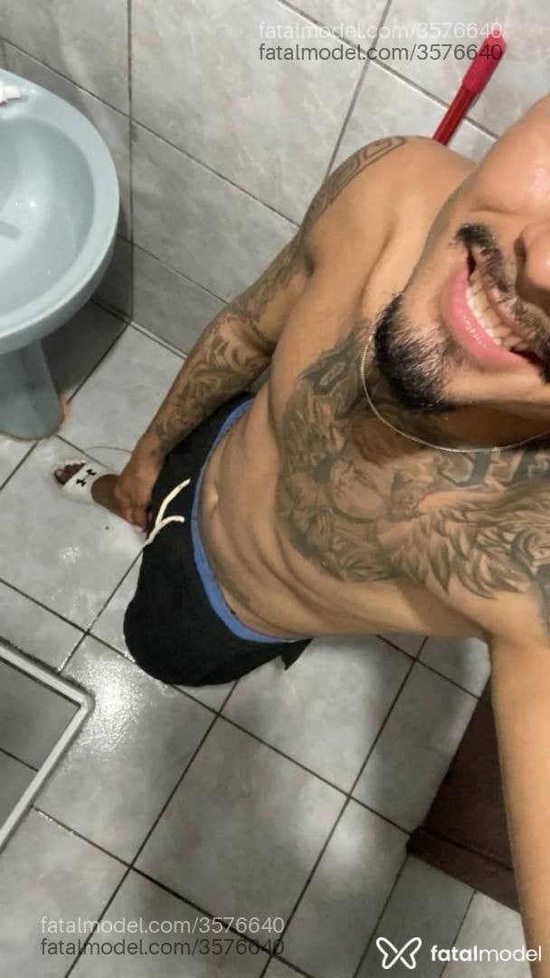 Acompanhante homem morena (o) de olhos pretos - NINHO