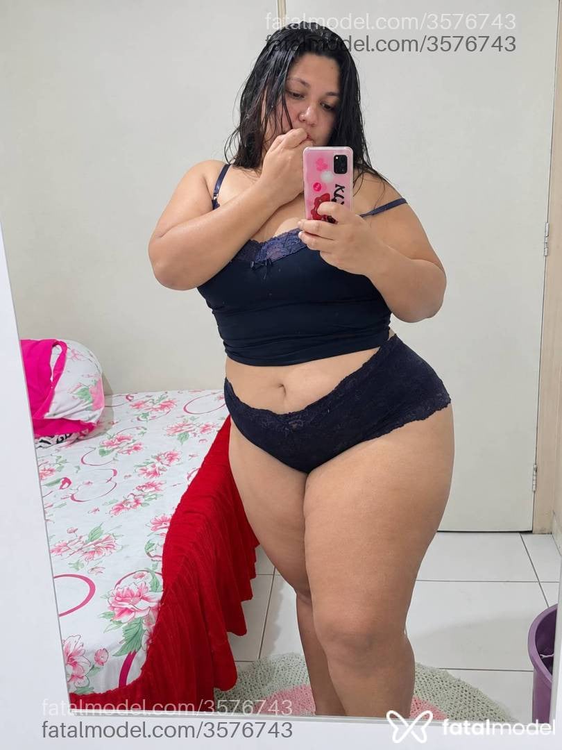 Acompanhante mulher com cabelo castanho de olhos castanhos - Aylla