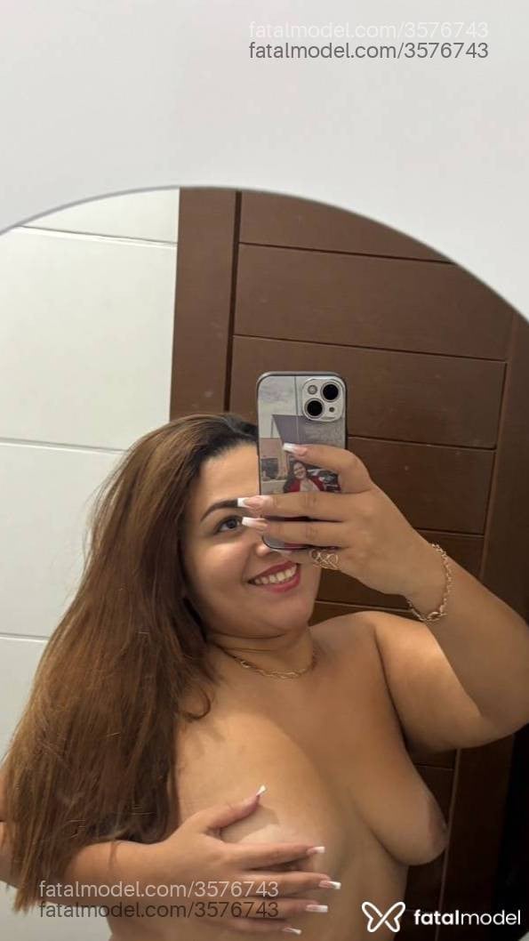 Acompanhante mulher com cabelo castanho de olhos castanhos - Aylla