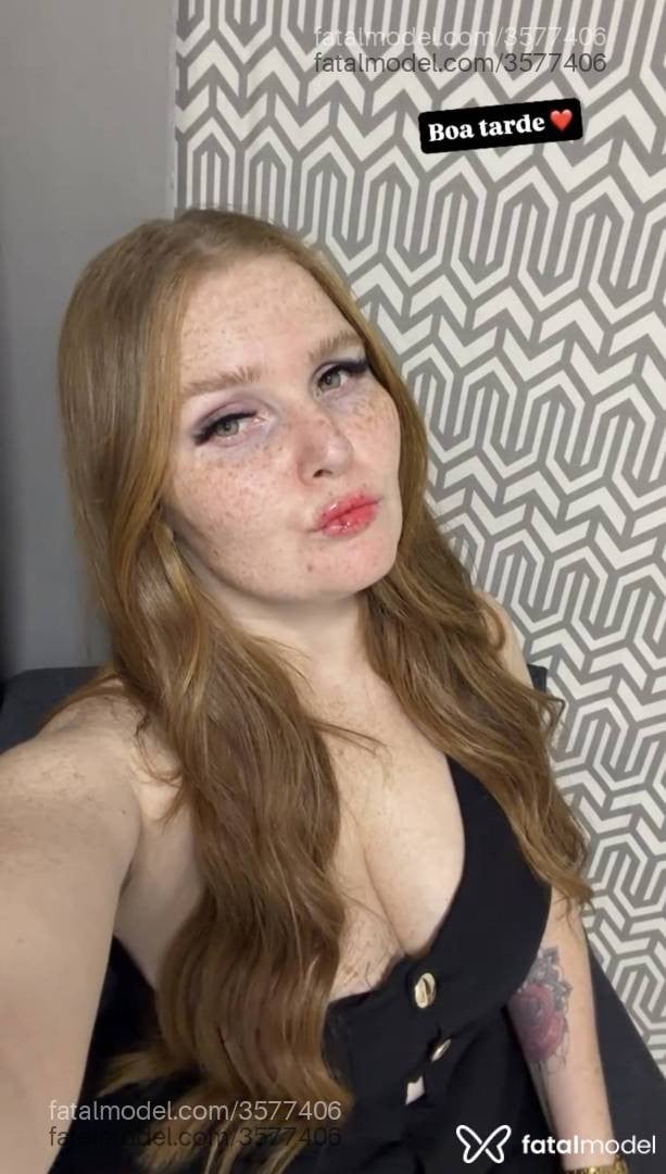 Acompanhante mulher ruiva (o) de olhos verdes - Marina