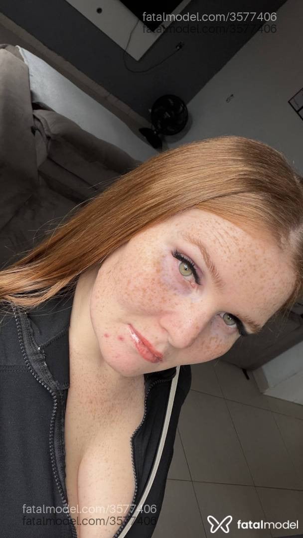 Acompanhante mulher ruiva (o) de olhos verdes - Marina